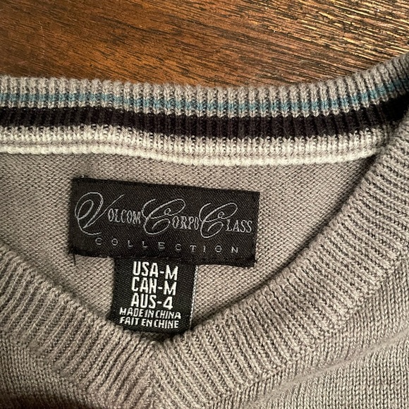 Volcom little kids nice sweater- probably worn once. - Picture 2 of 2